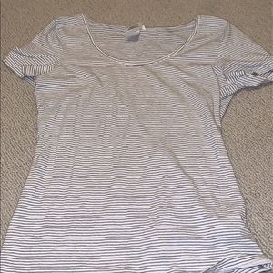 White and black stripped tee